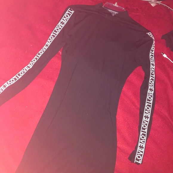 Long sleeve dress - Picture 1 of 3